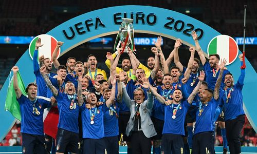 意大利欧洲杯决赛颁奖（意大利欧洲杯夺冠视频）