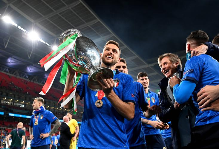 意大利欧洲杯照片图片（意大利欧洲杯2021图片）