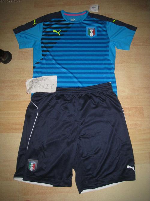 意大利欧洲杯热身服（欧洲杯意大利队服）