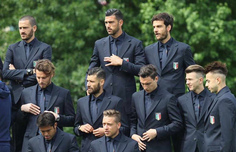 意大利欧洲杯2021西装（2021欧洲杯意大利队服）