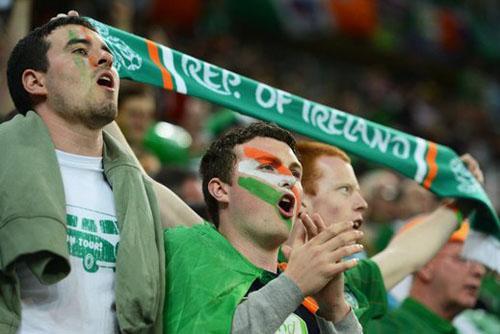 爱尔兰欧洲杯夺冠阵容（欧洲杯爱尔兰球迷唱歌）