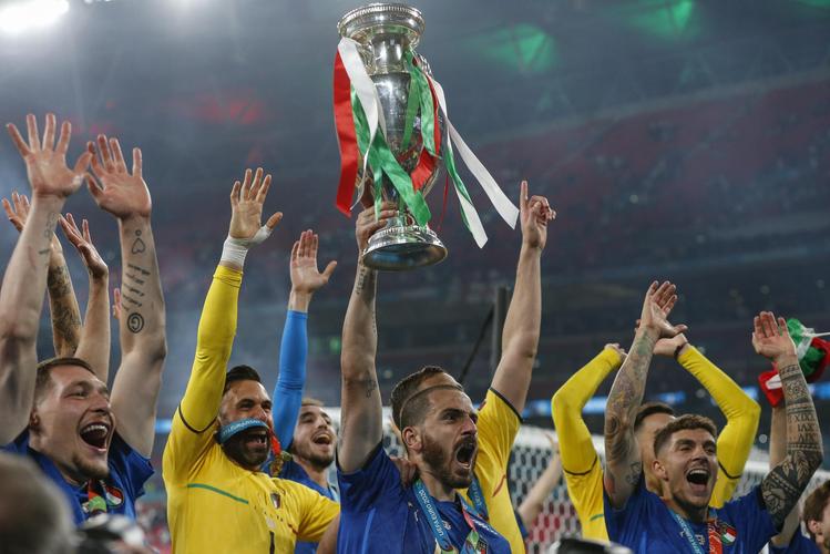意大利2016欧洲杯领奖（意大利2016欧洲杯领奖人员）