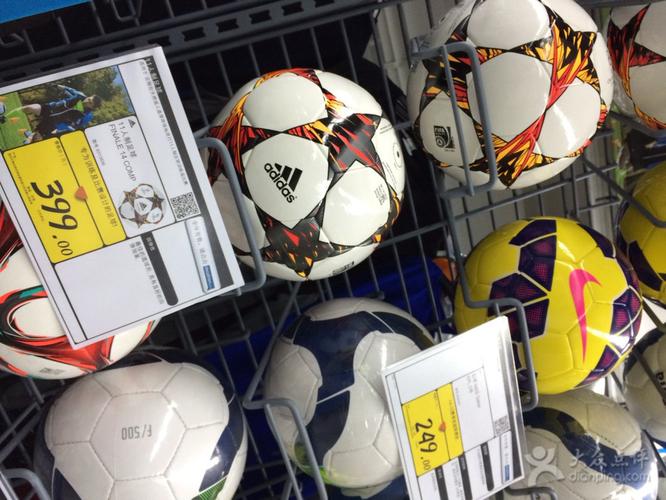 超市买体育用品球（体育用品超市销售足球）