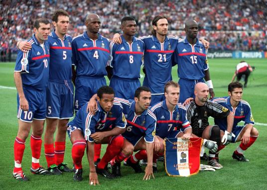 2003年足球欧洲杯（2003年欧洲超级杯）